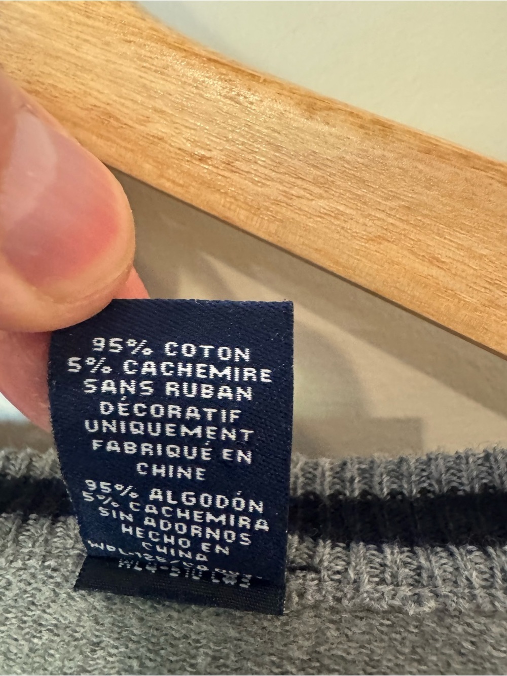 Chaps Men's Light Grey V-Neck Sweater - Picture 7 of 9